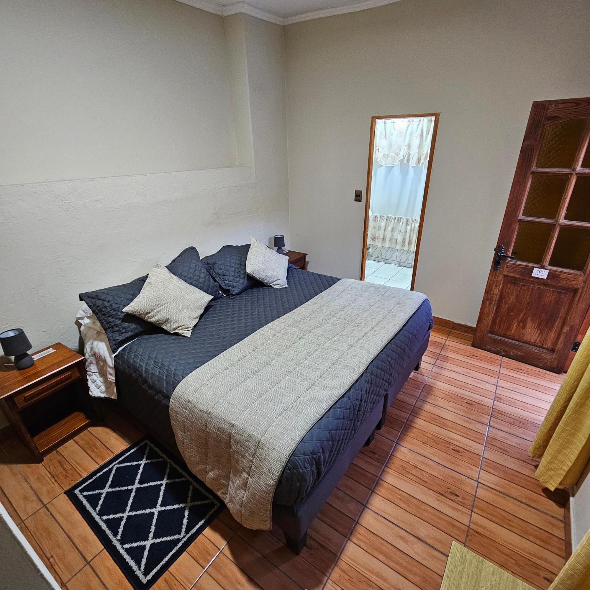 Hostal De Colon Ла Серена Екстериор снимка